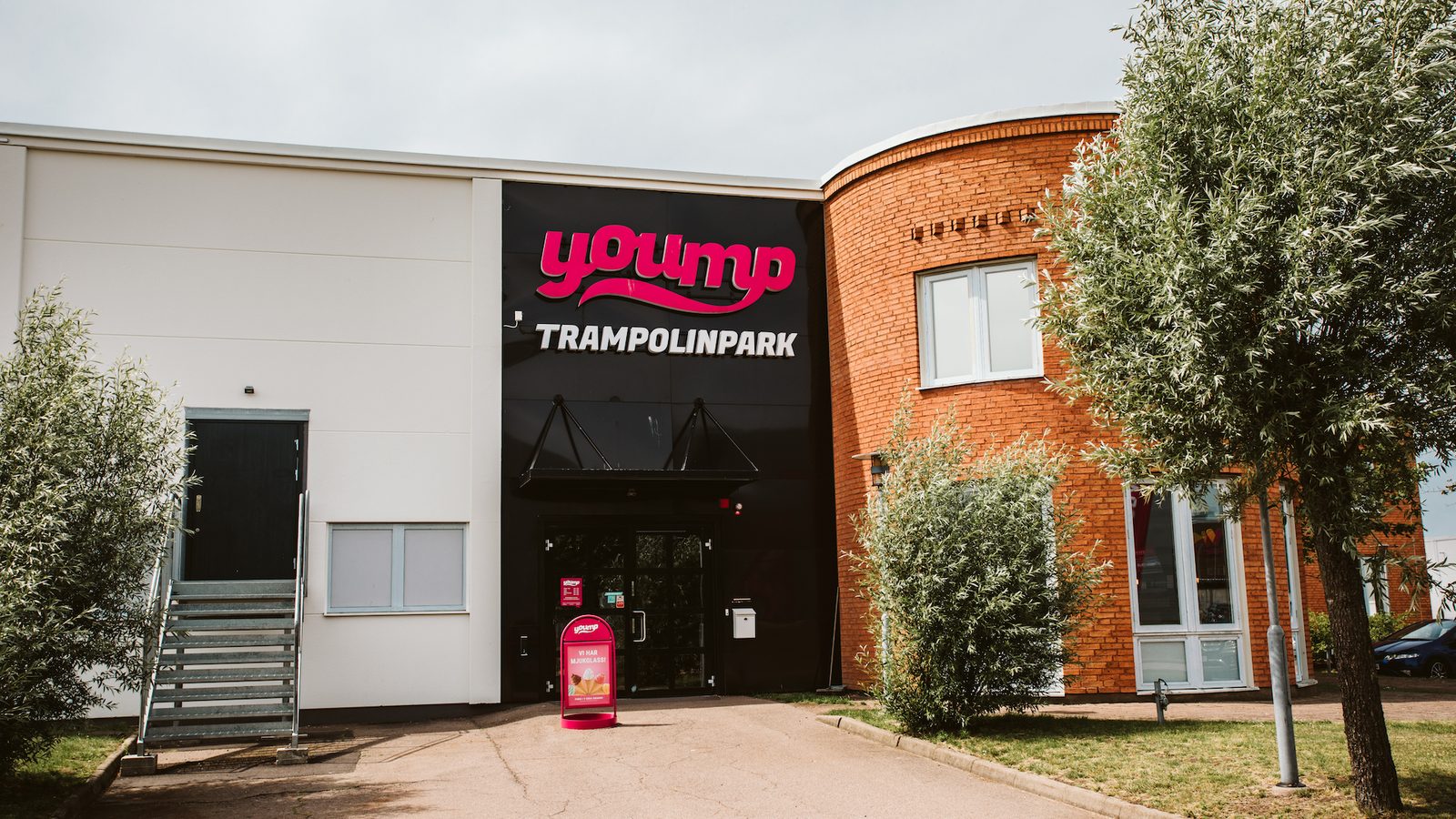 Yoump Väla